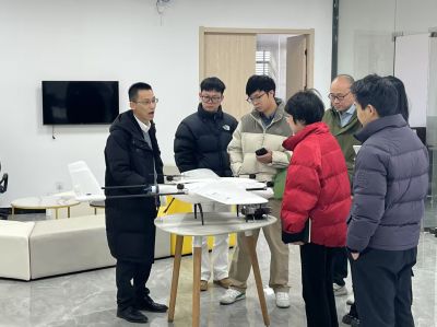 临平新城管委会和图灵研究院一行参观索孚航空